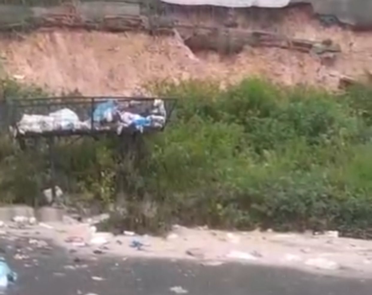 Manaus registra alagamentos e risco de desabamento durante forte chuva