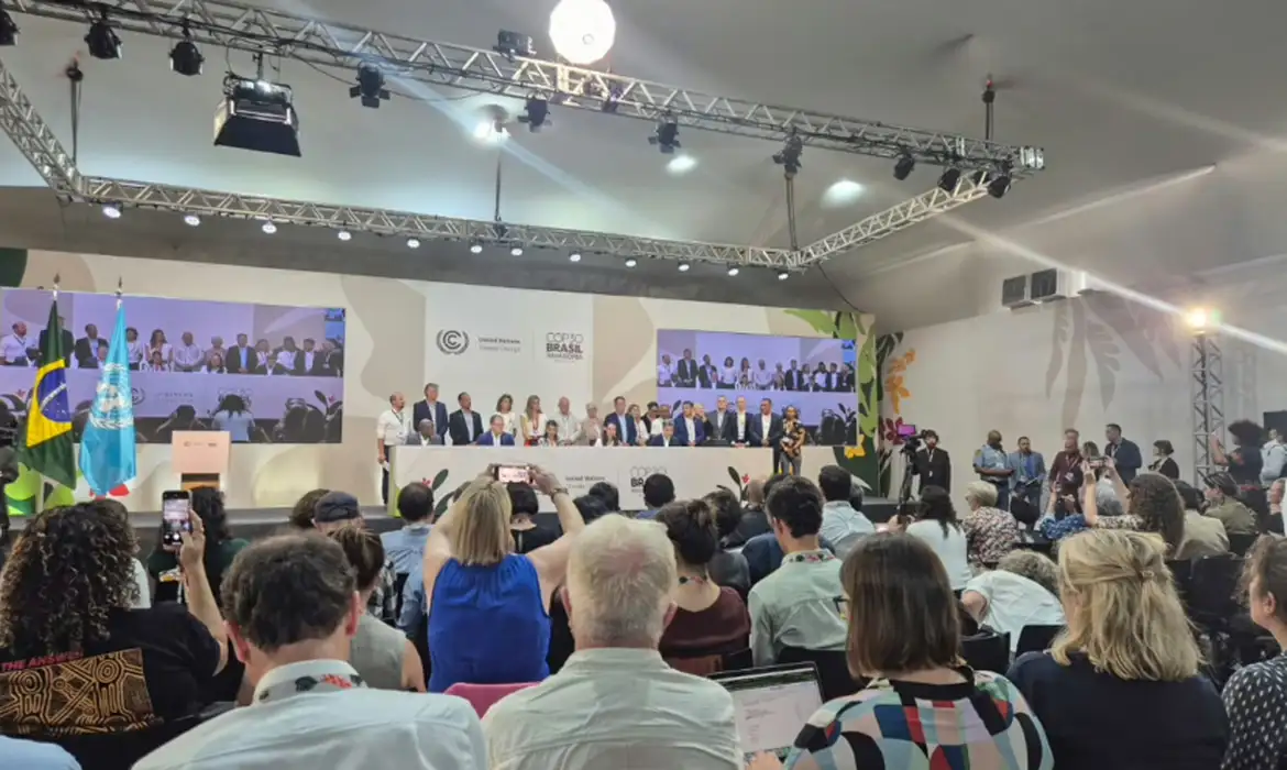 Carta preliminar da COP30 destaca fim dos combustíveis fósseis e metas climáticas