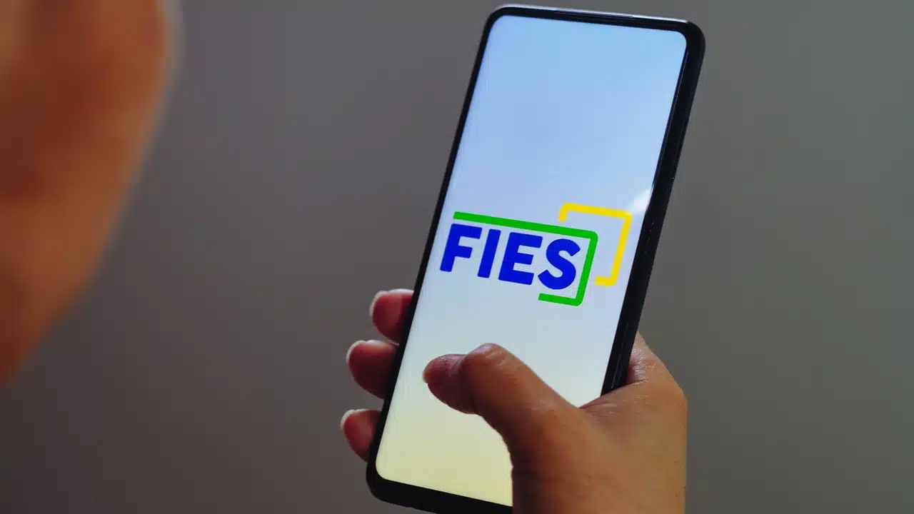 MEC convoca lista de espera para vagas do Fies com prazo até 28 de novembro