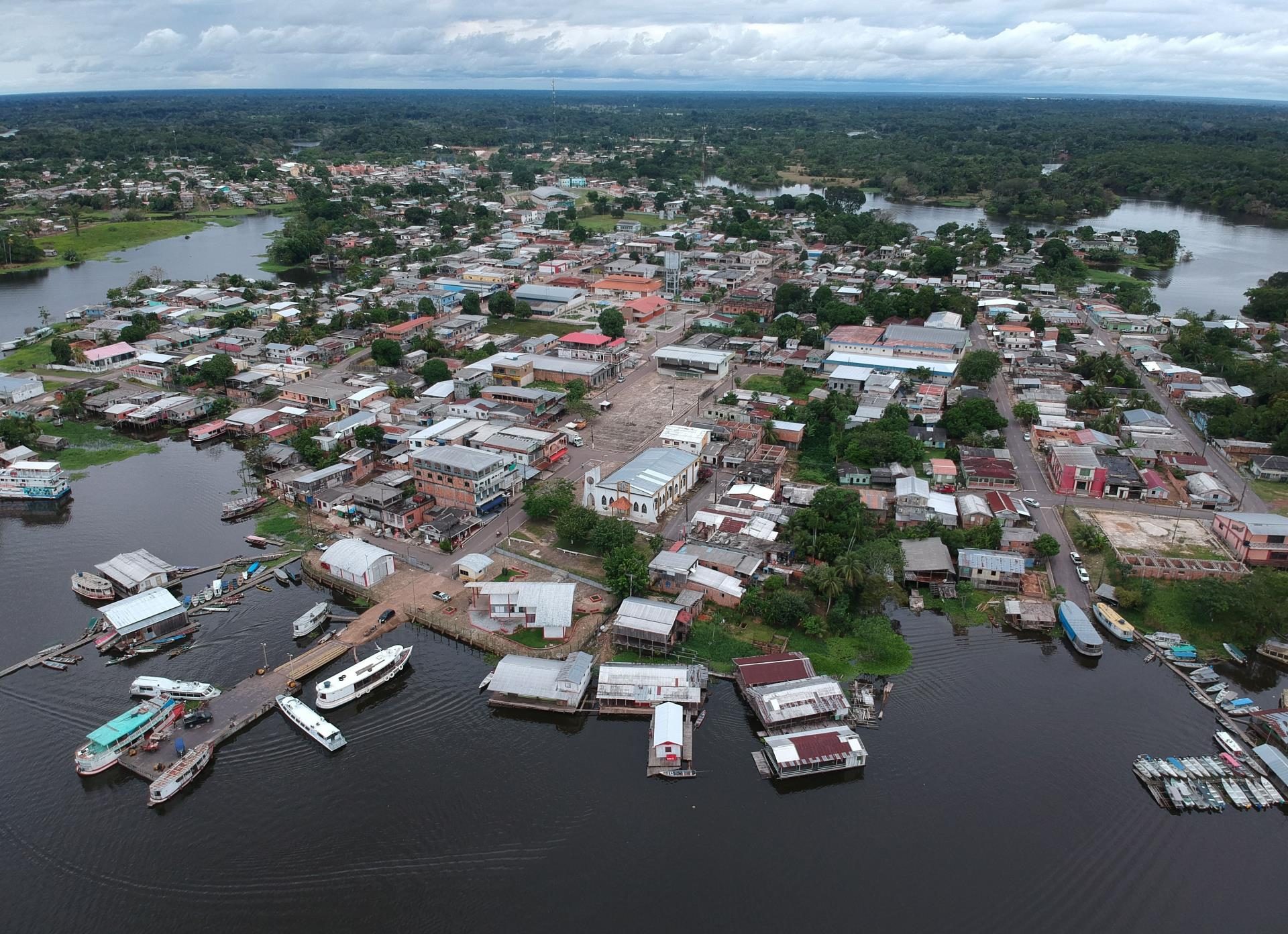 Prefeitura de Manaquiri turbina contratos sem licitação para firma de ex-servidora e ex-parceira eleitoral