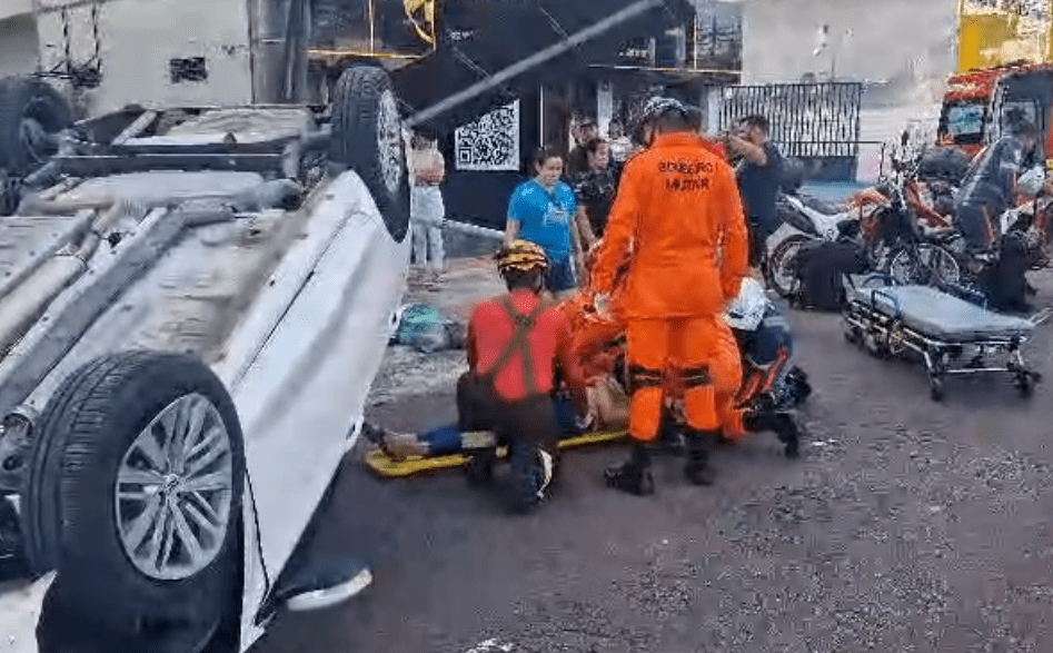 Vídeo: Motorista dorme ao volante e capota carro na Djalma Batista