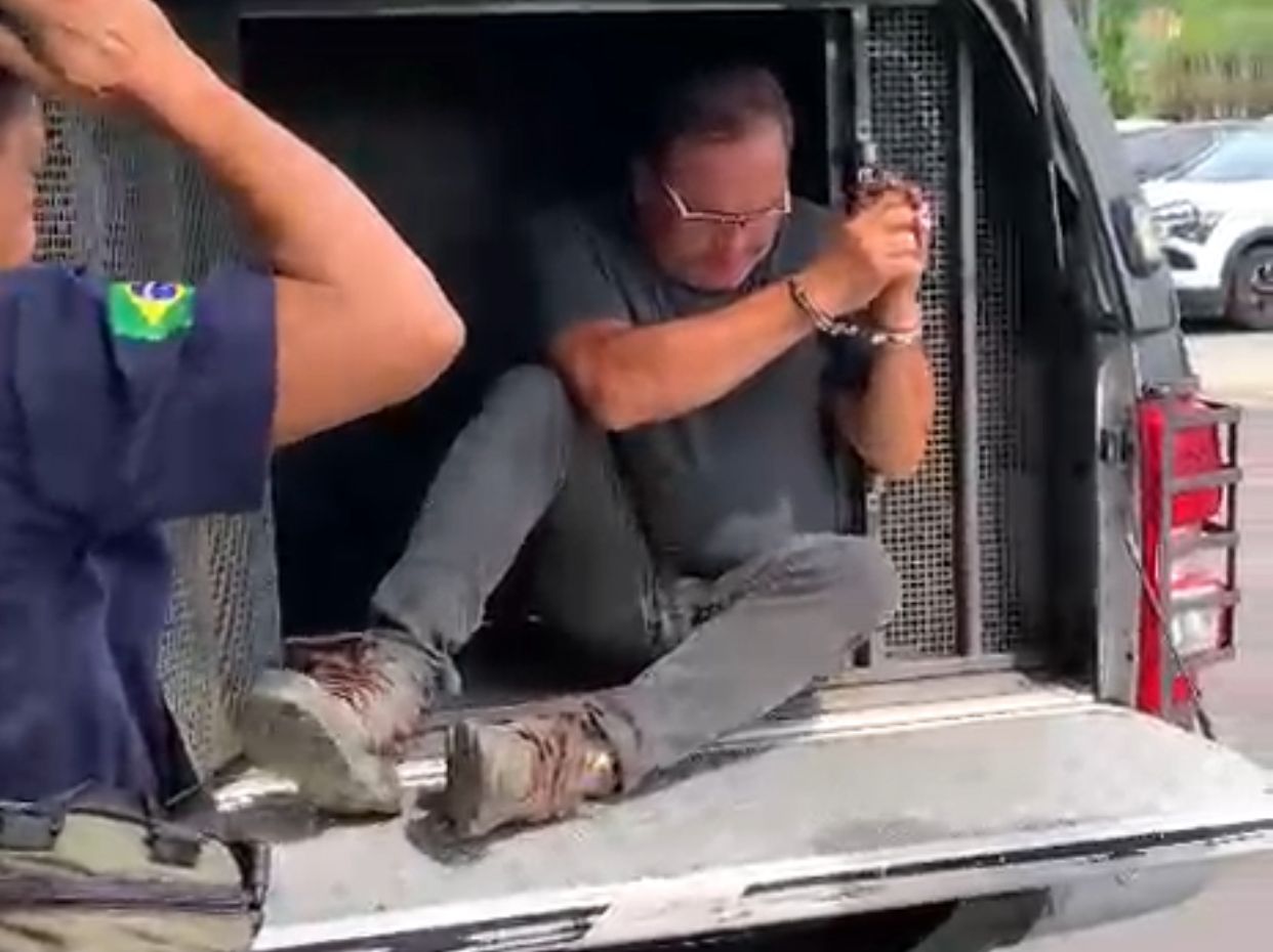 Operador de guindaste vai responder em liberdade após acidente no Largo