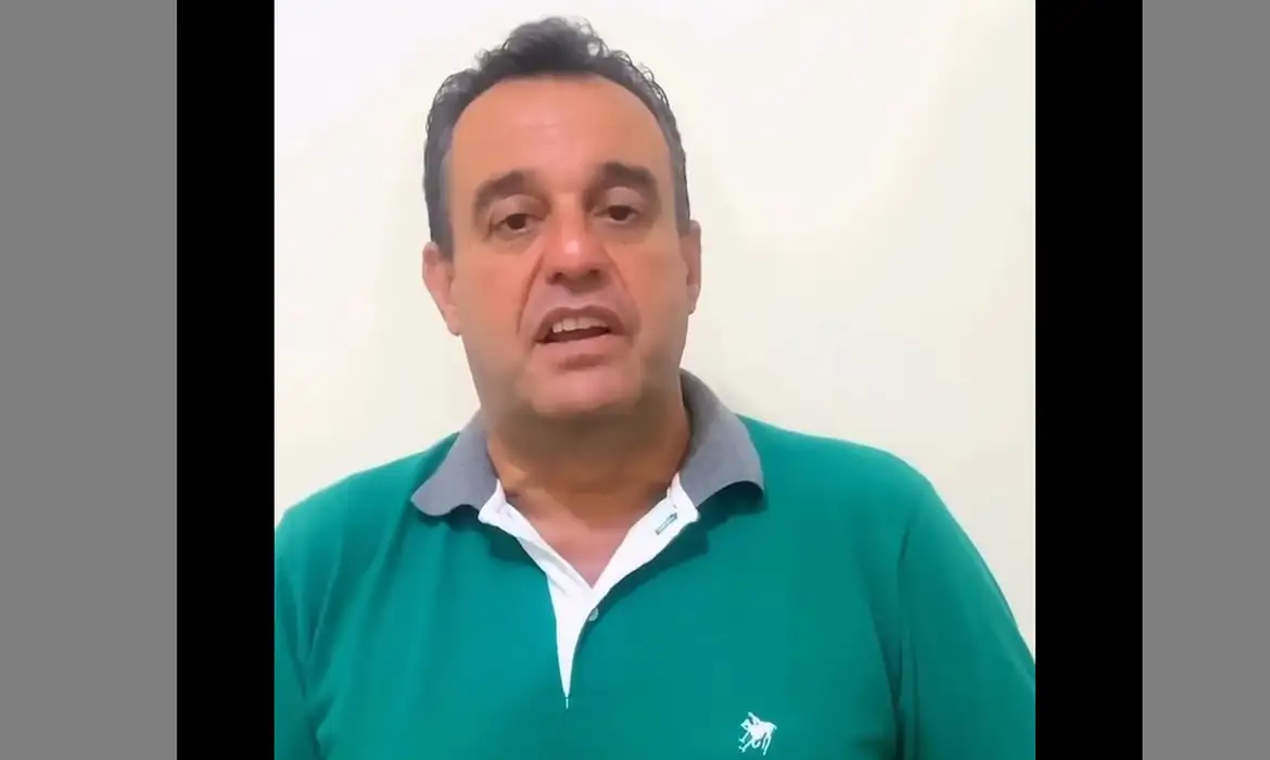 Operação prende vereador por ajudar facção a montar barricadas em favela no RJ