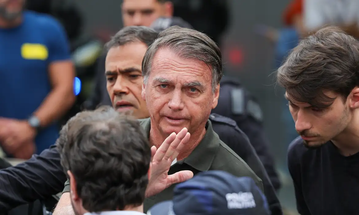 Defesa de Bolsonaro pede prisão domiciliar ao STF pela terceira vez