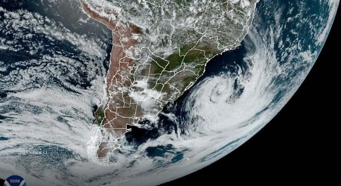 Ciclone de grandes proporções provoca estragos no Sul e Sudeste
