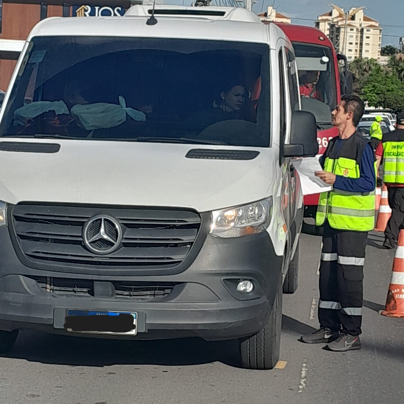 IMMU realiza blitz e identifica irregularidades na Max Teixeira