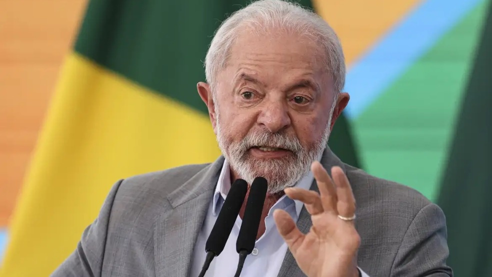 Governo Lula anuncia mudanças em salários e carreiras de 200 mil servidores