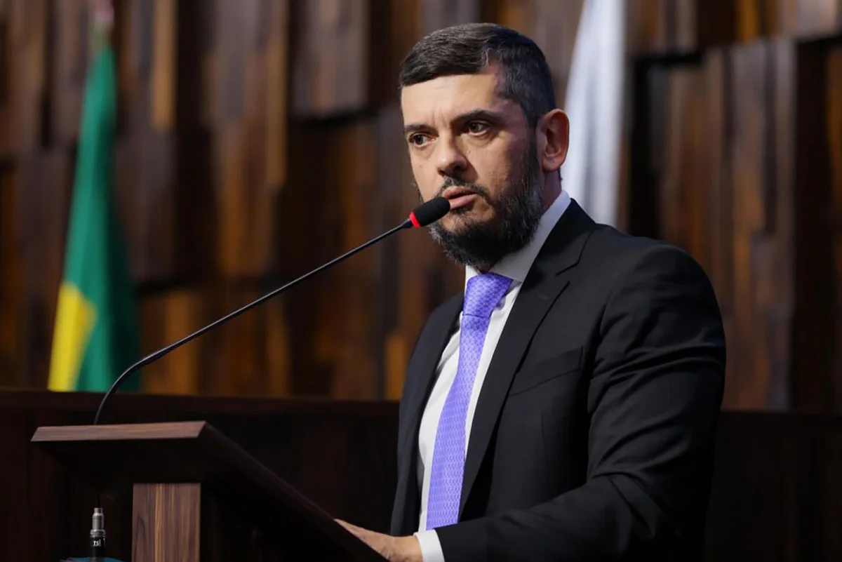 Presidente da Alerj, Rodrigo Bacellar, é preso pela PF suspeito de vazar informações para o CV