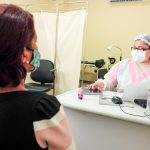 Dignidade Menstrual: veja como retirar absorventes pelo SUS de forma rápida