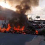 VÍDEO: Moradores bloqueiam ruas em protesto contra falta de energia em bairros de Manaus