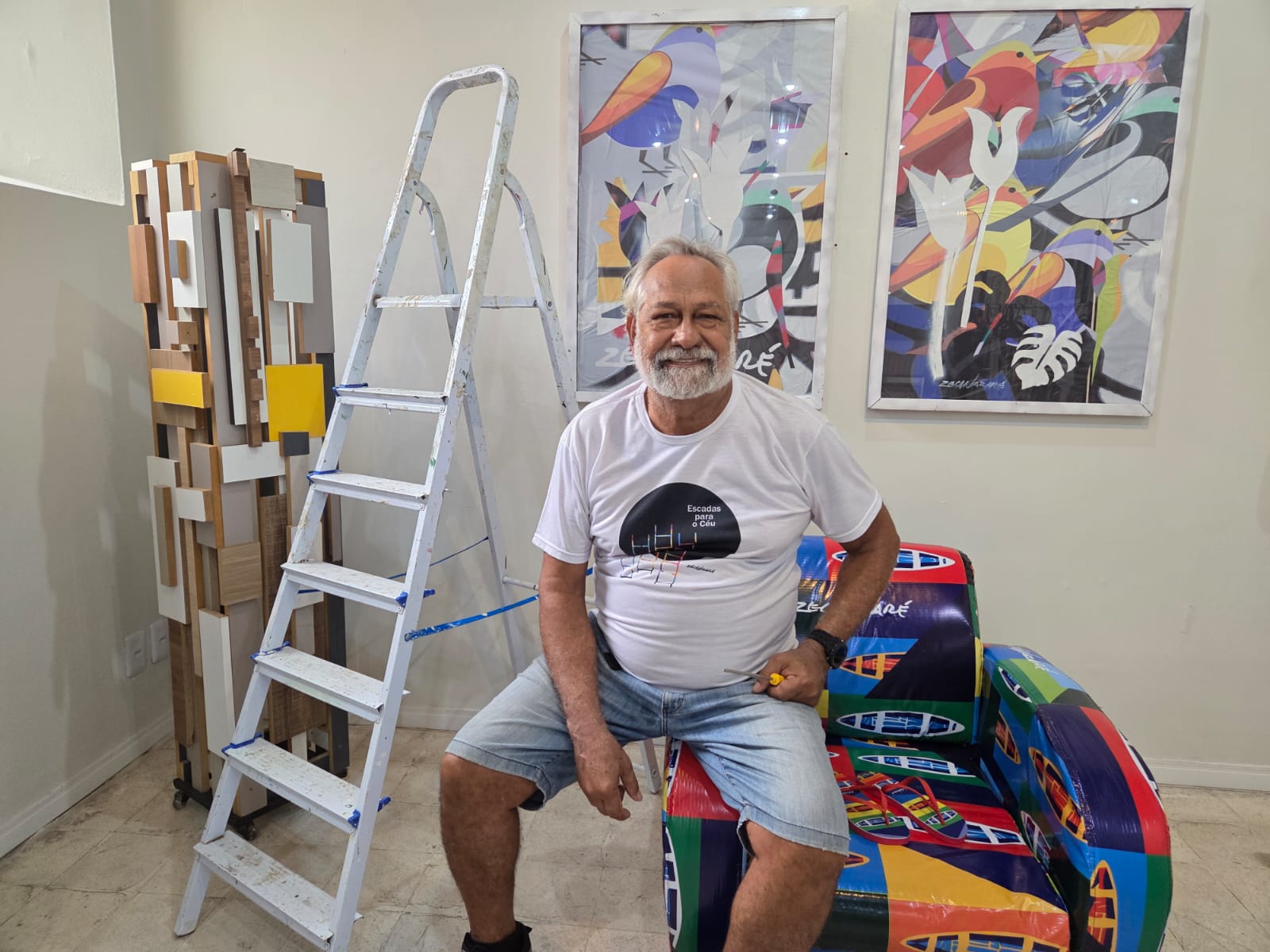 Obras de artista amazonense viram opções de presente no Natal