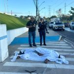 Motociclista morre em colisão com poste na Av. das Torres