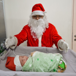 Instituto Dona Lindu registra primeiro bebê nascido no Natal de 2025