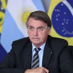 Bolsonaro inicia fisioterapia e toma remédio para prevenir trombose, diz boletim médico