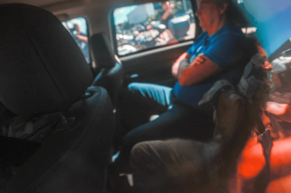 Bolsonaro sai da PF escoltado e passa a véspera de Natal internado para cirurgia