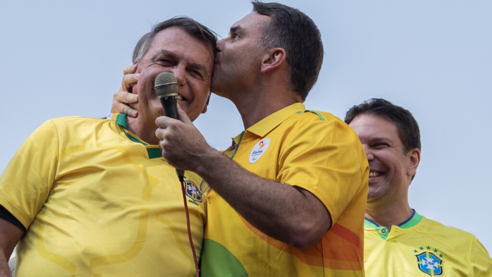 carta bolsonaro flávio-capa