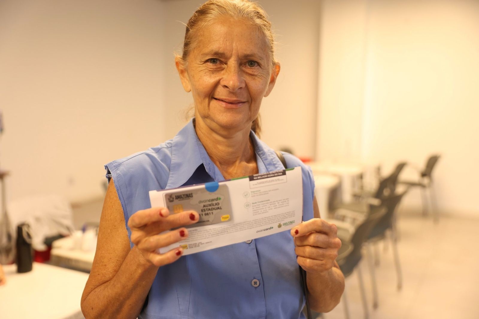 Governo entrega 2,5 mil cartões do Auxílio Estadual de R$ 150 em Manaus