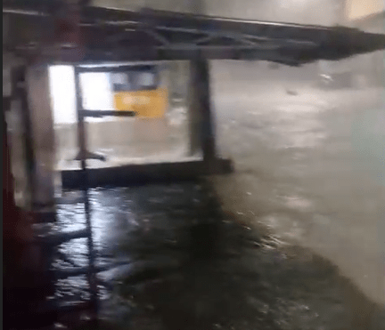 Prefeitura atende 32 ocorrências durante forte chuva em Manaus no domingo