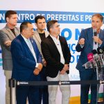 David Almeida lidera encontro por justiça fiscal e novo pacto federativo