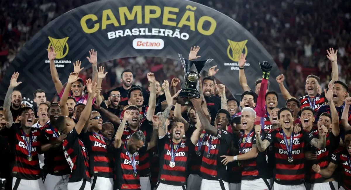 Campeão de novo: Flamengo vence o Ceará e coroa ano mágico com título Brasileiro