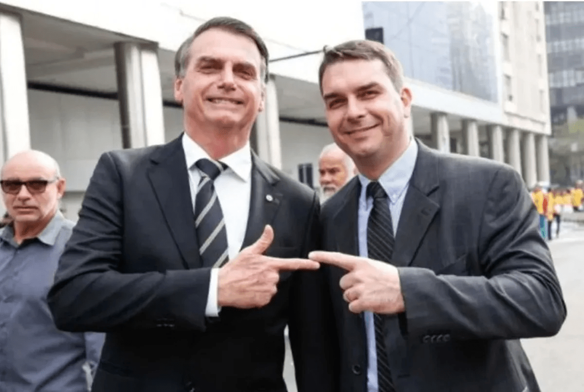 Bolsonaro define Flávio como candidato presidencial do PL