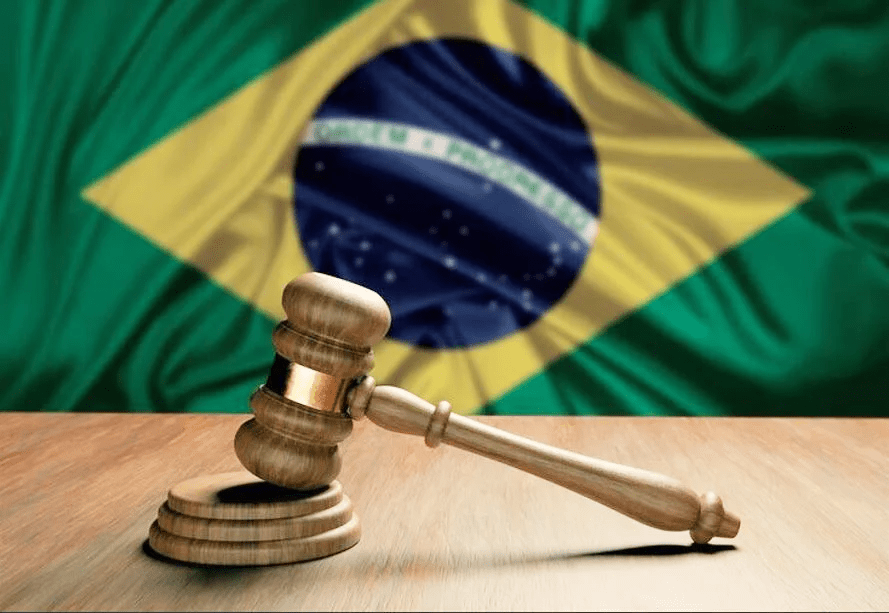 Estado Democrático de Direito: Poderes Independentes, aversos a subserviência