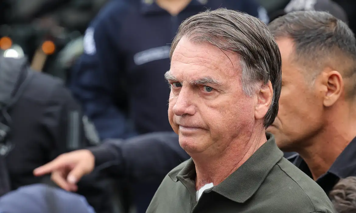 Bolsonaro inicia reabilitação após cirurgia em Brasília