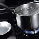 Homem é preso após queimar ex-companheira com panela quente em Manaus