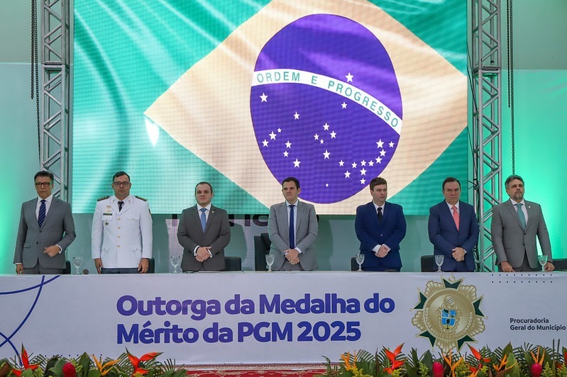 Renato Junior entrega Medalha do Mérito da PGM 2025 a personalidades