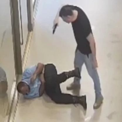 Vídeo: Vigilante é morto após briga por vaga de estacionamento