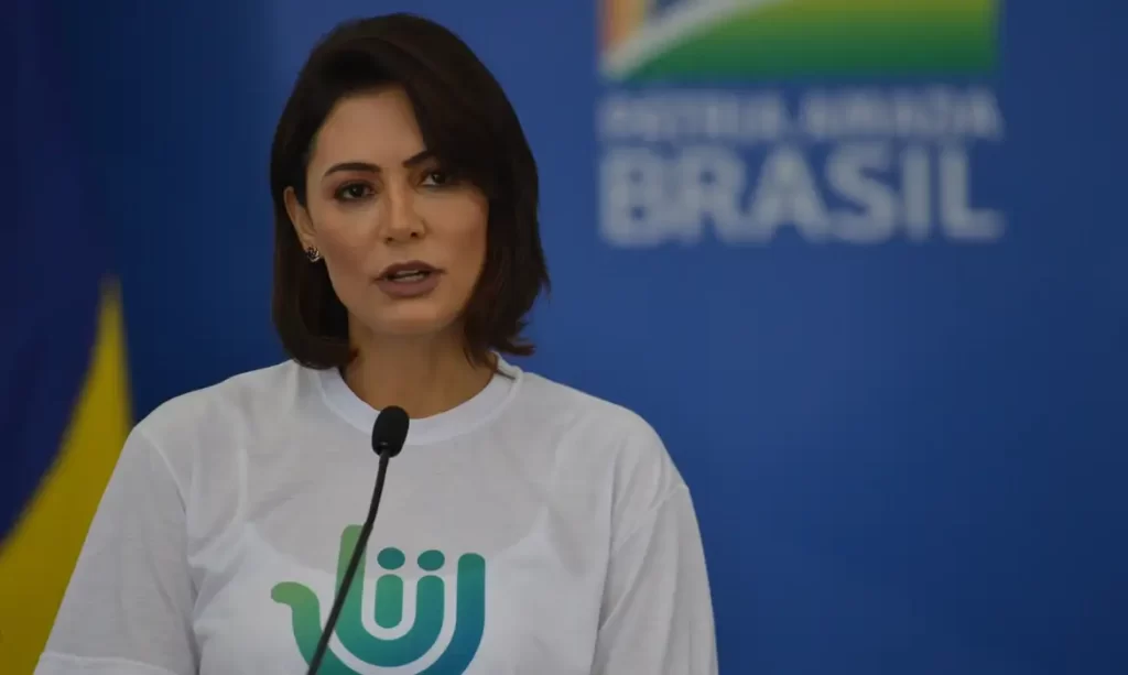 Michelle Bolsonaro post-capa