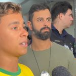 Nikolas Ferreira visita apoiadores feridos por raio durante manifestação em Brasília