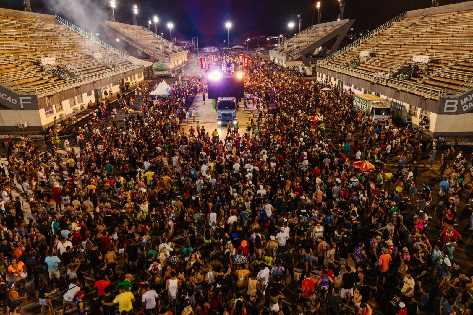 Galo de Manaus 2026 celebra culturas afro-brasileiras no Sambódromo