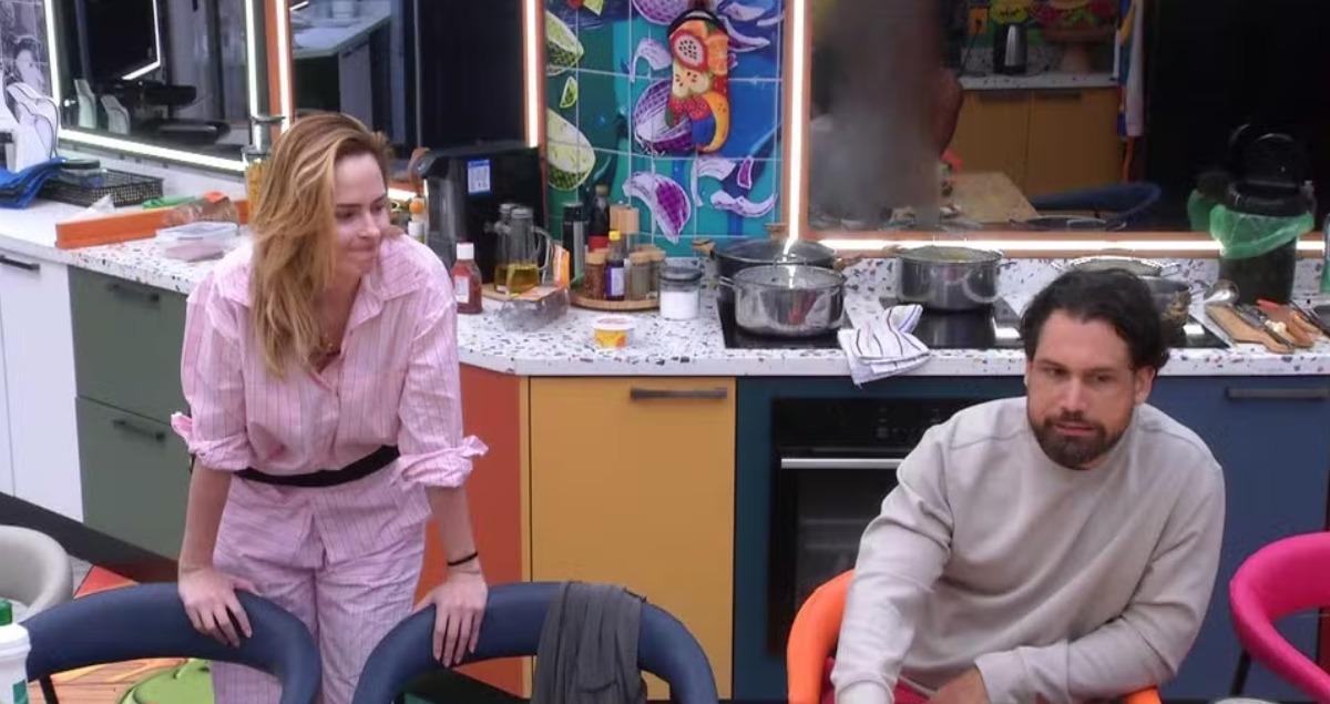 Ana Paula discute com Brigido no café e dispara: ‘Você não tem capacidade’