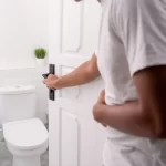 Justiça reverte justa causa de carreteiro demitido por desviar rota para ir ao banheiro em Manaus