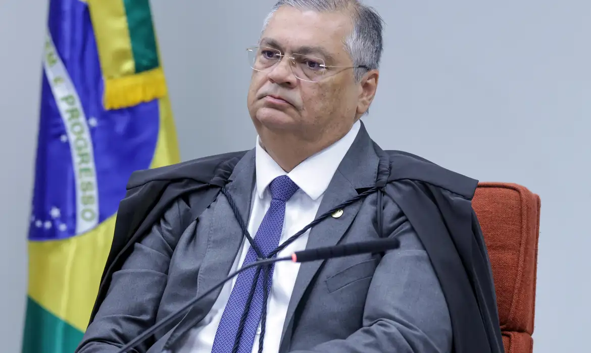 Dino proíbe emendas a entidades ligadas a parentes de parlamentares