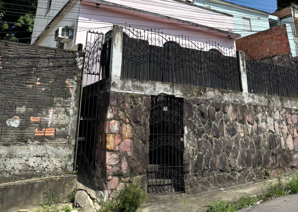 Homem é encontrado morto dentro da própria casa no Petrópolis, em Manaus