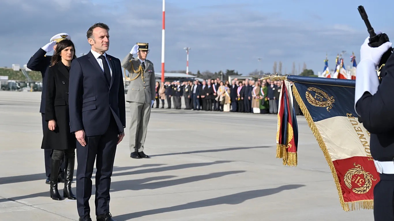 Europa acelera defesa da Groenlândia para conter ambição de Trump