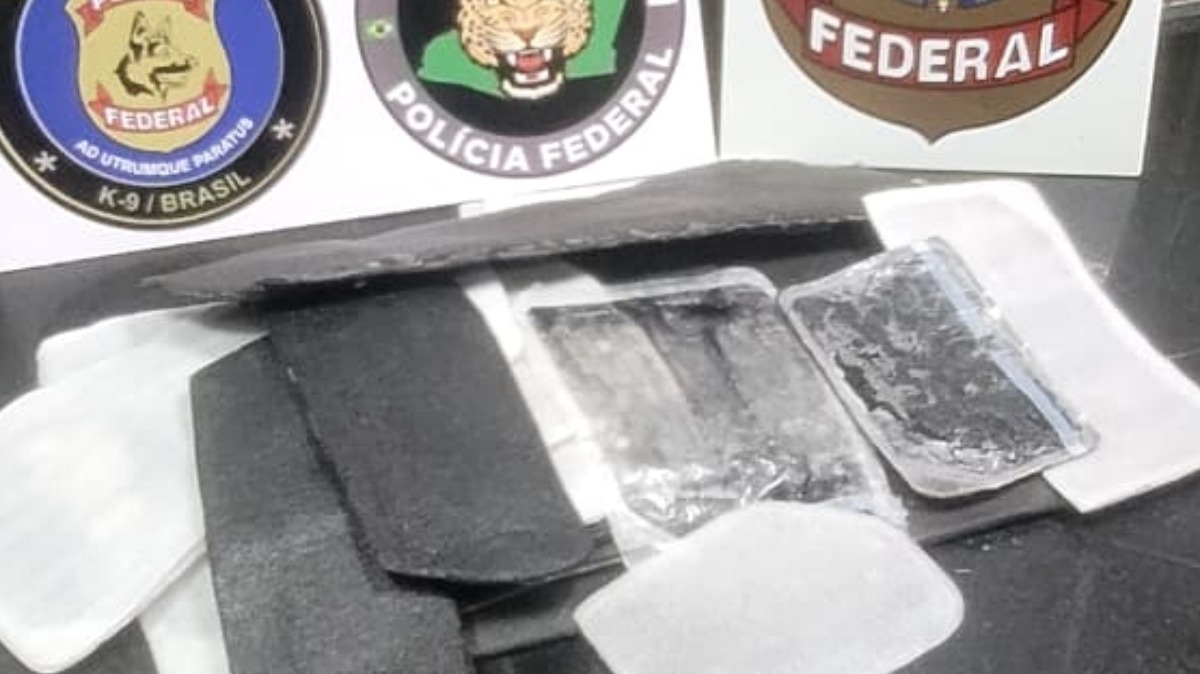 PF prende dois passageiros com skunk e cocaína no Aeroporto de Manaus