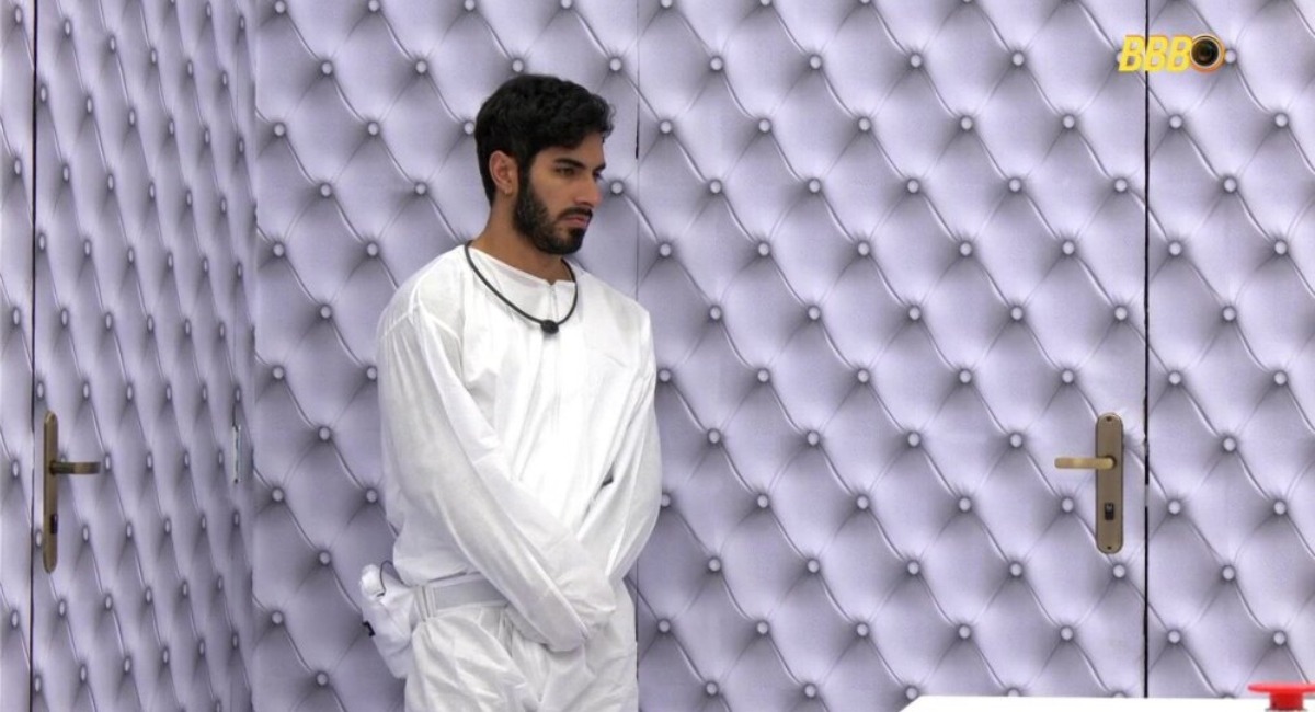 BBB 26: Ricardinho aperta botão e desiste do Quarto Branco após 12 horas