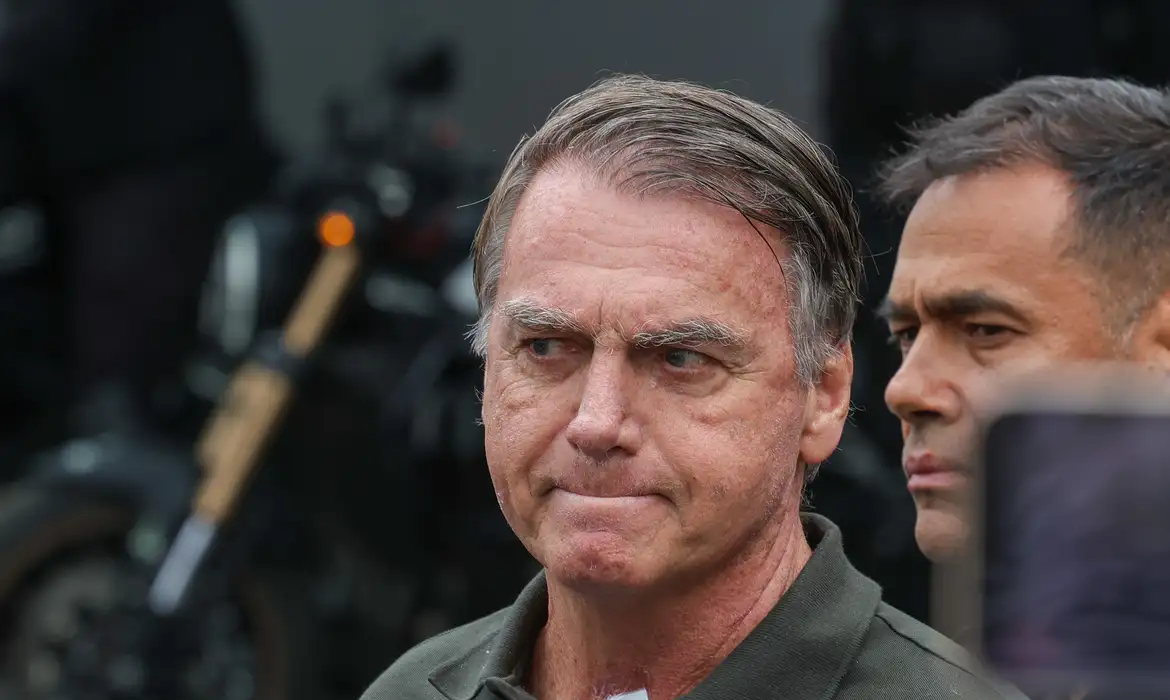 Bolsonaro tem 10 dias para apresentar defesa no STM