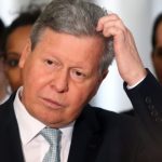 Arthur Neto sofre crise neurológica e é internado no Rio de Janeiro