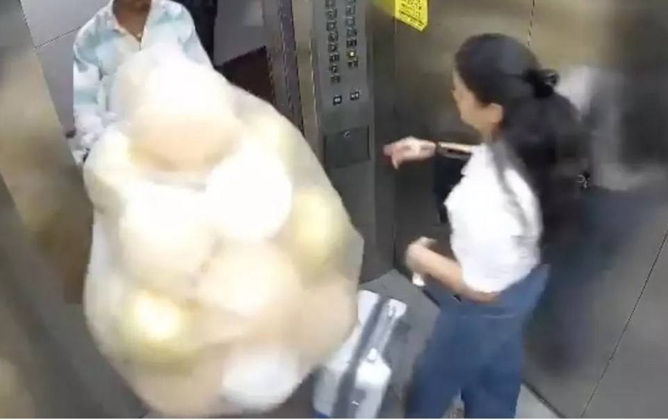 Uma explosão dentro de um elevador deixou pessoas feridas, na segunda-feira (02/02), na região de Goregaon, em Mumbai, na Índia.