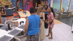 Sol confronta Ana Paula aos gritos após Milena acordar a casa no BBB 26