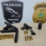 Homem suspeito de matar dois rivais é preso com armas e bomba em Manaus