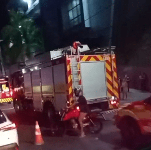 Cheiro de gás mobiliza bombeiros no Shopping Cidade Leste, em Manaus