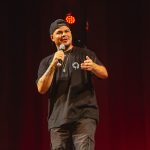Comediante paraense João The Rocha apresenta stand up em Manaus neste sábado (7)