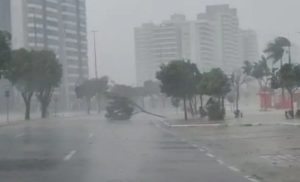 Manaus entrou em alerta severo para chuvas intensas nesta sexta-feira (06/02)