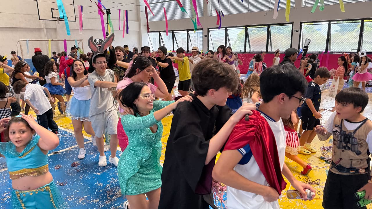 Escolas de Manaus resgatam antigos carnavais com consciência ambiental