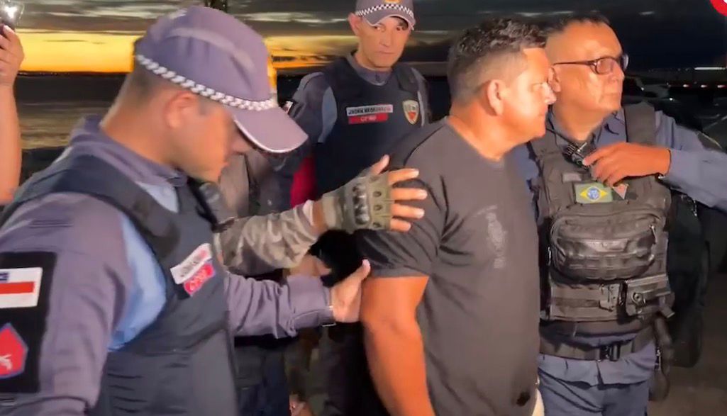 Após naufrágio, comandante de lancha é hostilizado por familiares de passageiros em Manaus